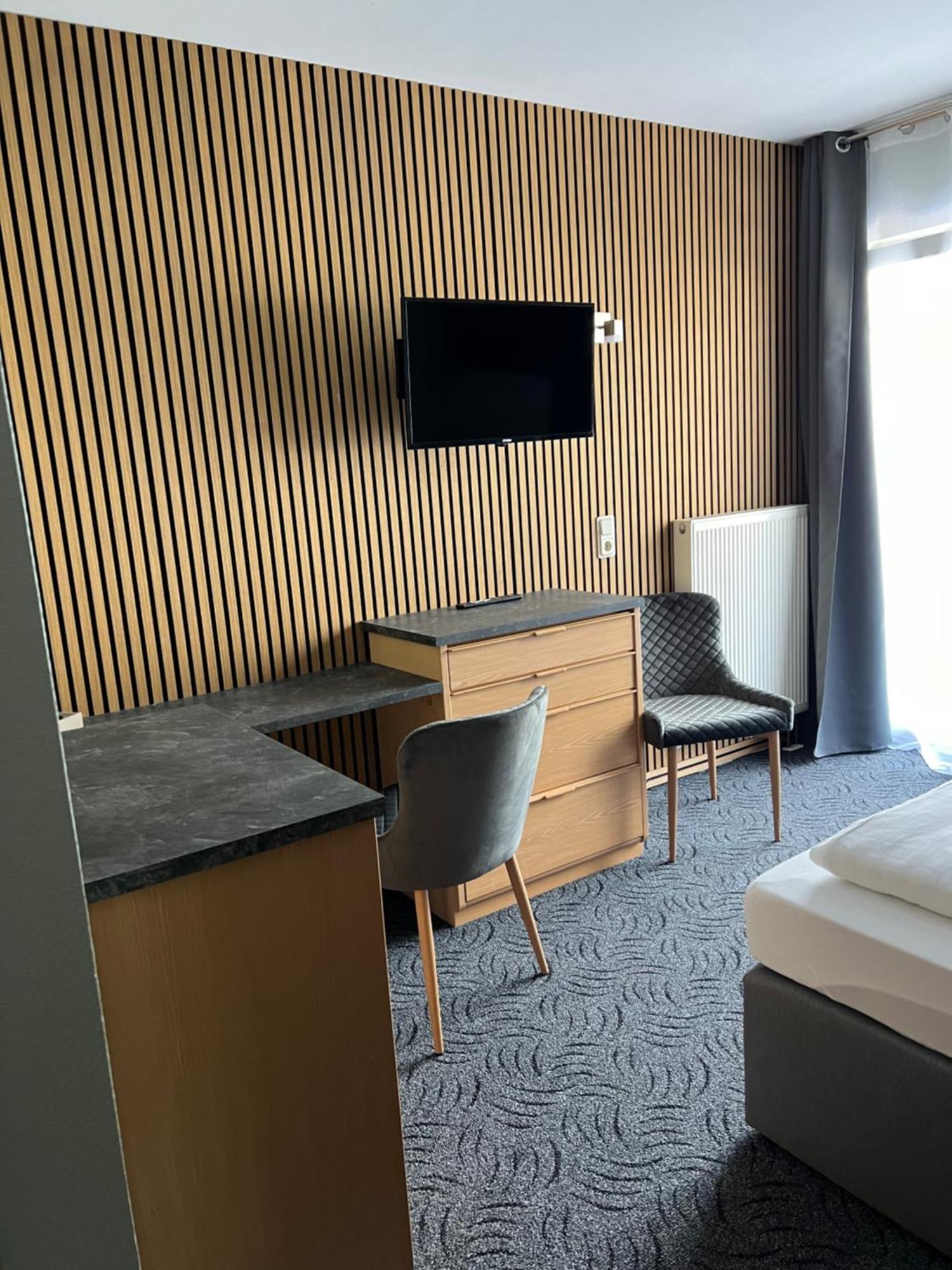 Hotel Aggertal Gummersbach Bagian luar foto