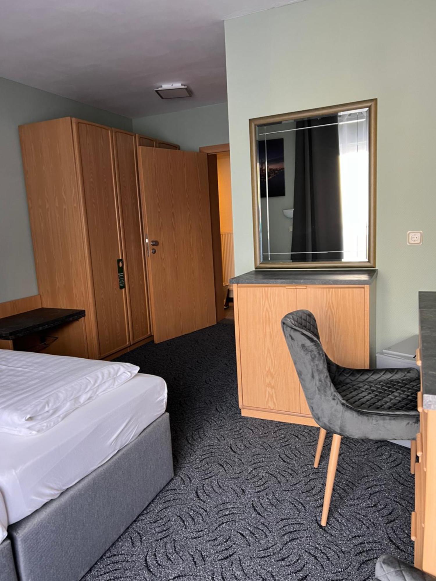 Hotel Aggertal Gummersbach Bagian luar foto