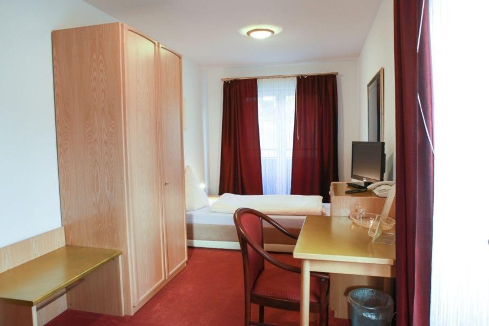 Hotel Aggertal Gummersbach Bagian luar foto