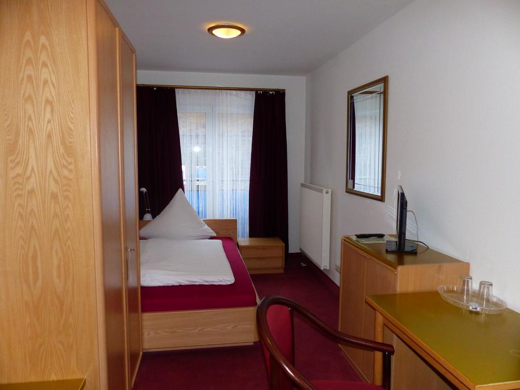 Hotel Aggertal Gummersbach Bagian luar foto