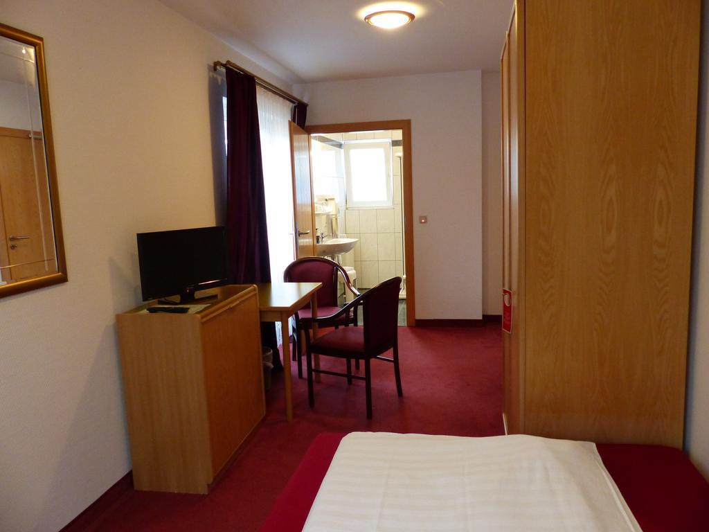 Hotel Aggertal Gummersbach Bagian luar foto