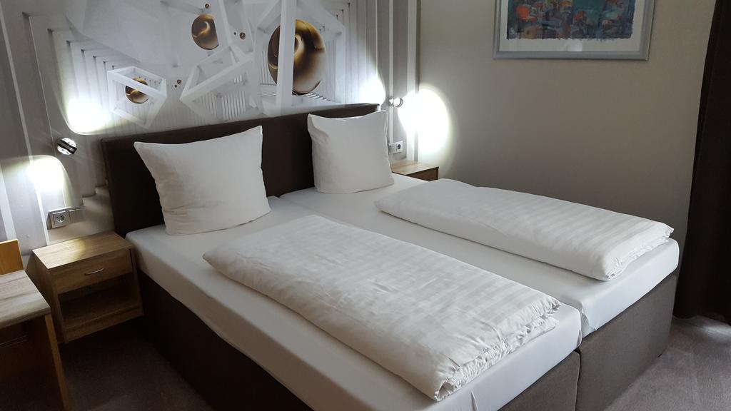 Hotel Aggertal Gummersbach Bagian luar foto