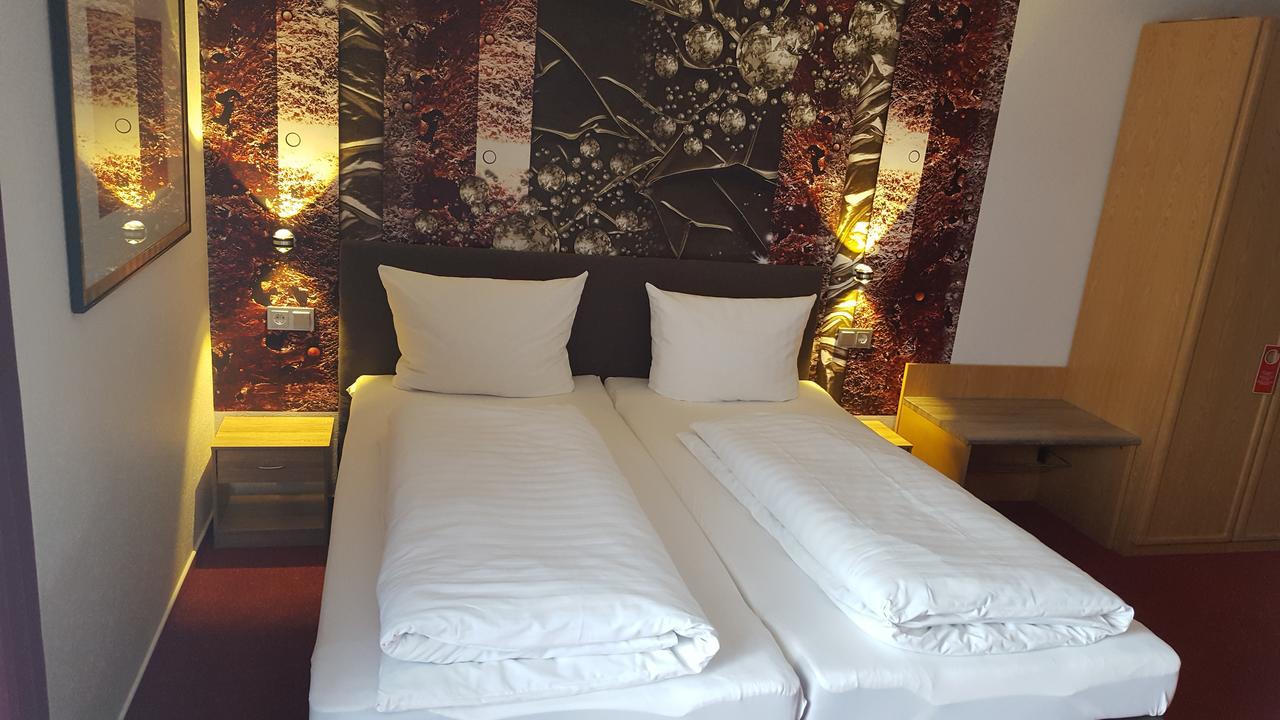 Hotel Aggertal Gummersbach Bagian luar foto